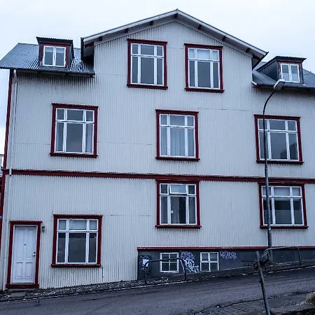 Luna Amtmannsstigur Hotel 3*